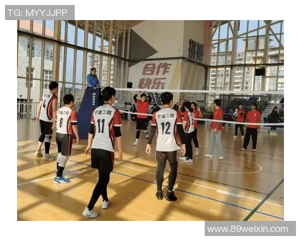 重庆排球队团队协作新模式引发热议展现排球运动的魅力与精神